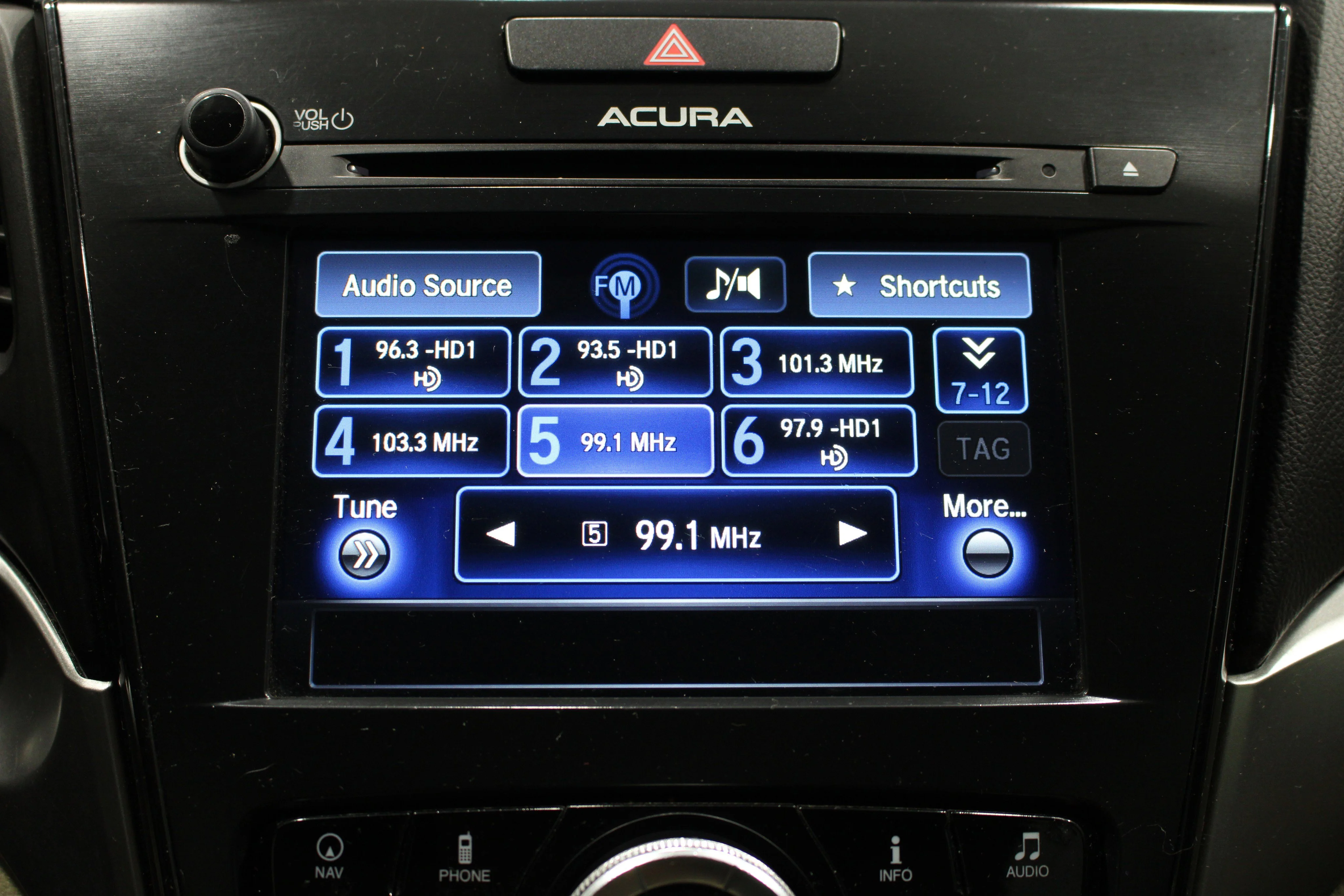 2016 Acura ILX Technology Plus - Photo 15