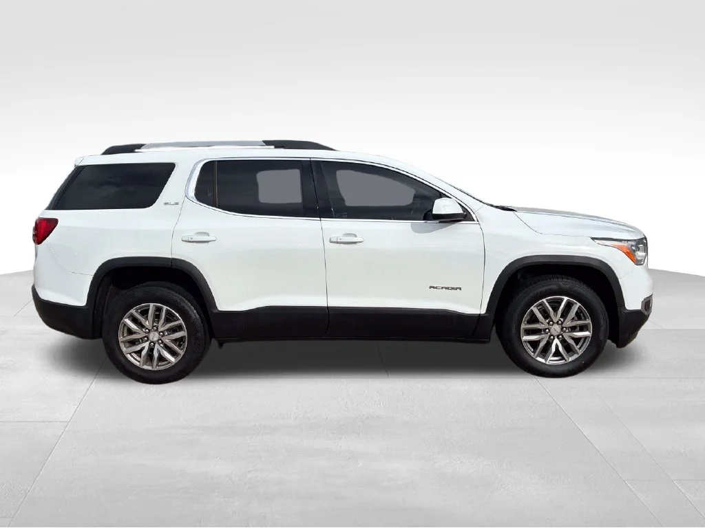 Used 2017 White GMC SLE-2 image 7