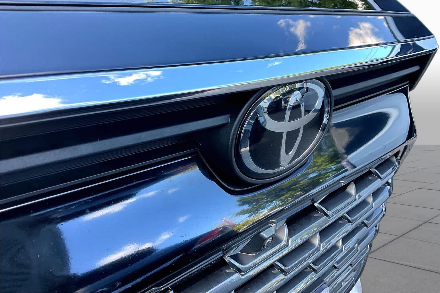 Used 2025 Midnight Black Metallic Toyota Hybrid MAX Platinum image 29