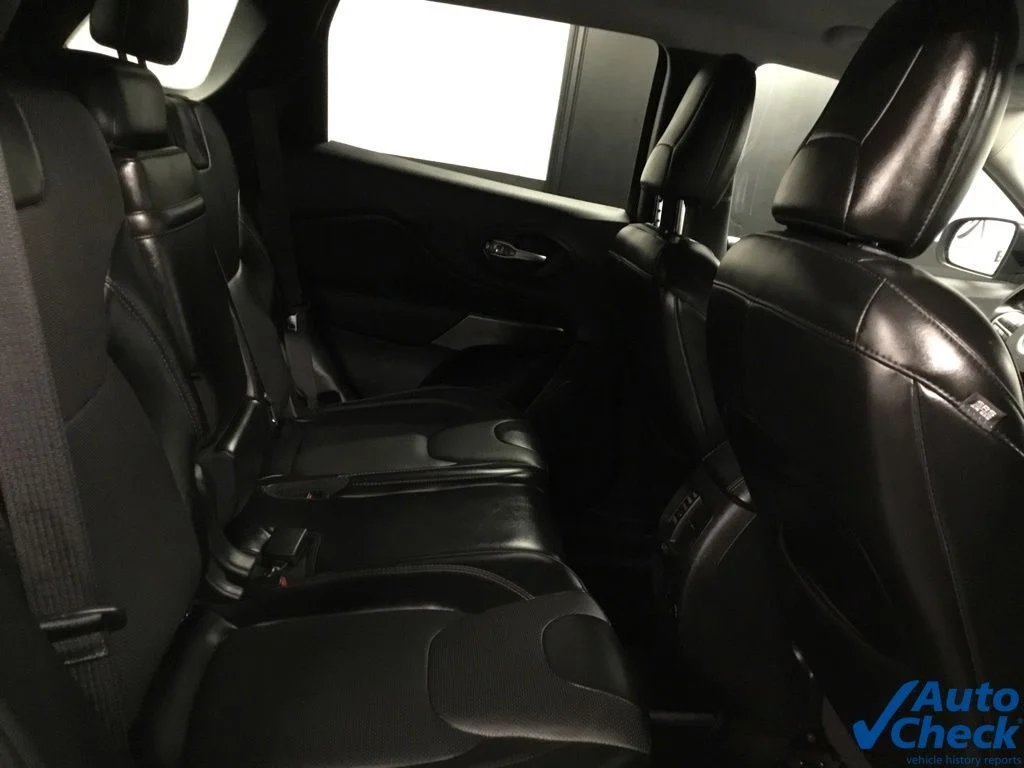 Used 2019 Blue Jeep Limited image 31