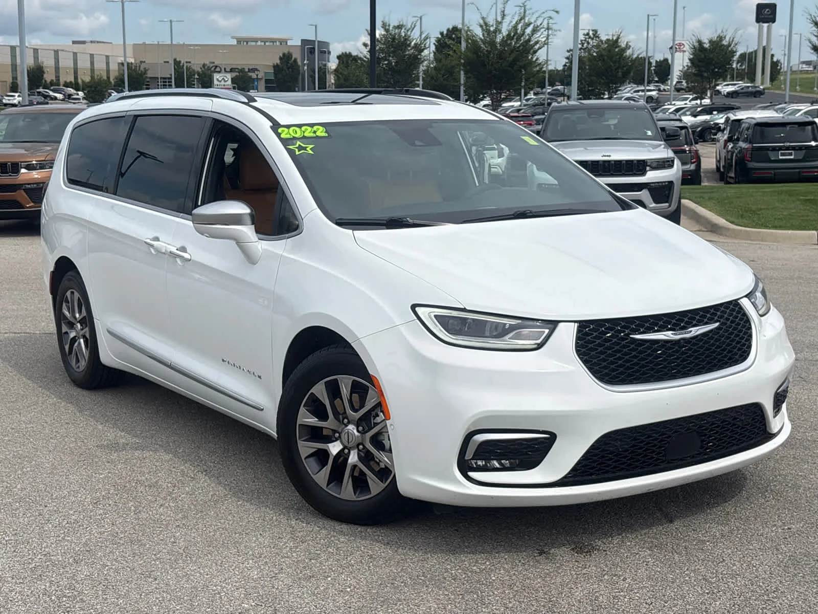 Used 2022 Chrysler Pacifica Hybrid Pinnacle Hybrid with VIN 2C4RC1N78NR184420 for sale in Kansas City
