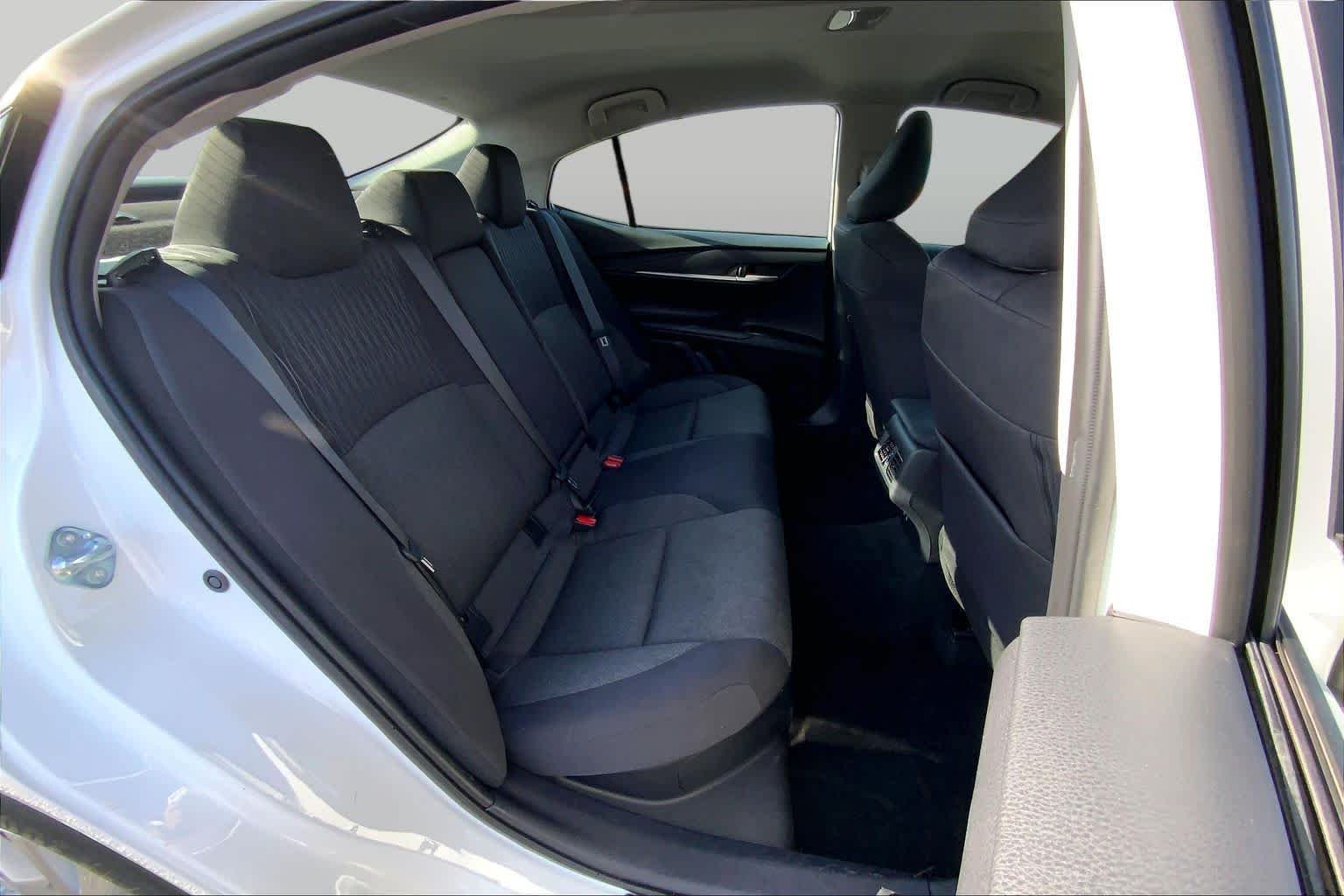 Used 2025 Ice Cap Toyota LE image 20