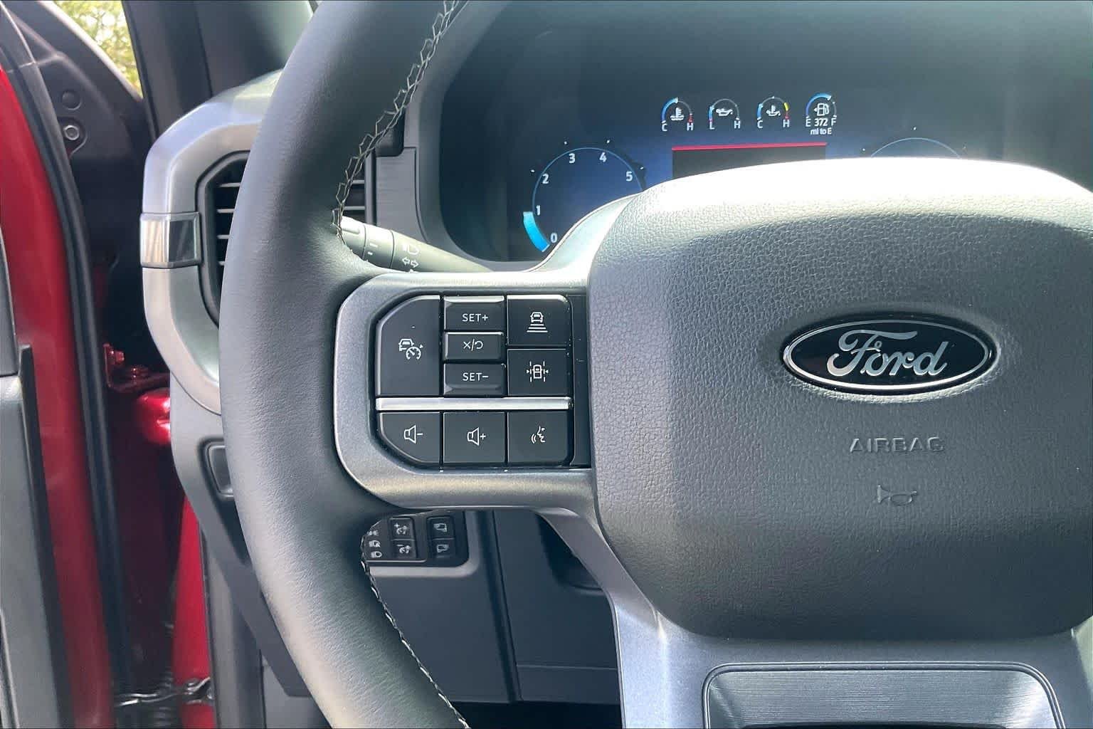 Used 2025 Rapid Red Metallic Tinted Clearcoat Ford XLT image 19