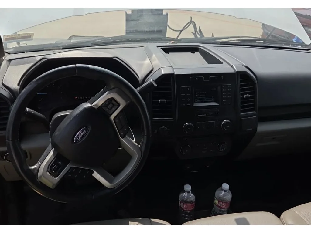 Used 2017 Oxford White Ford XL image 3