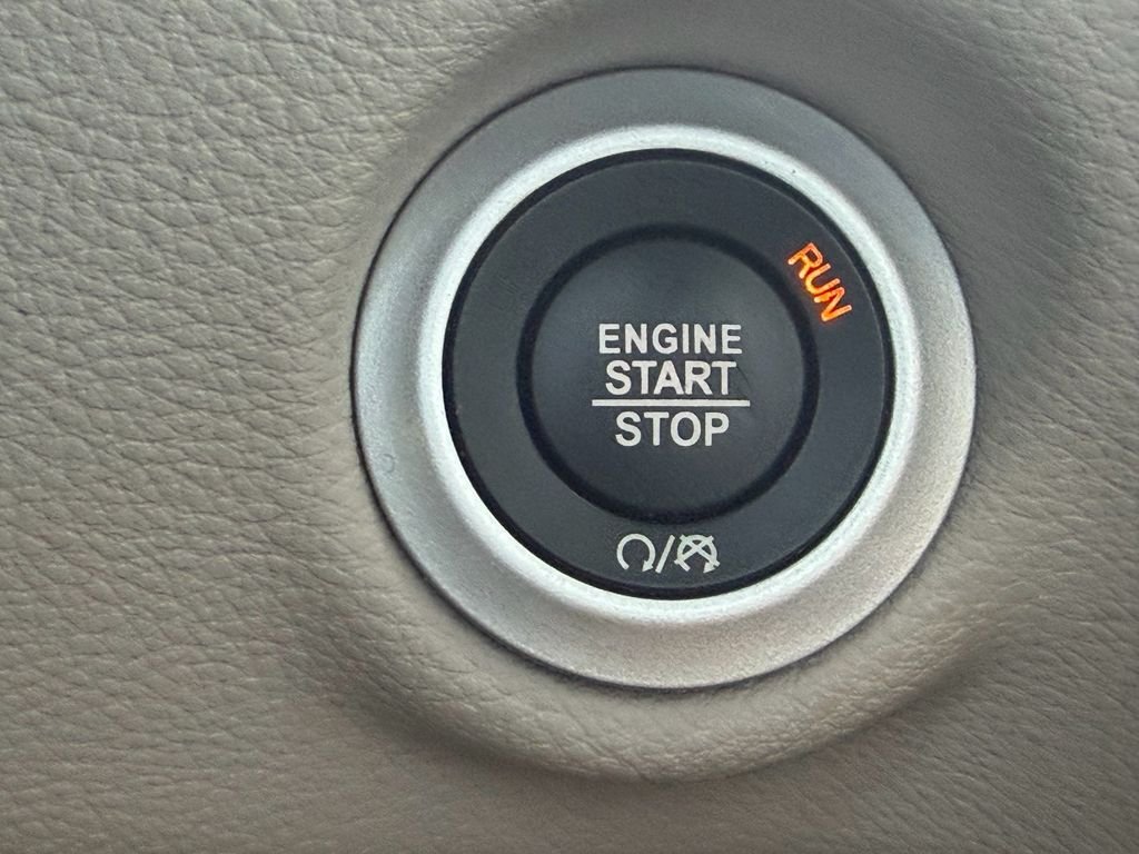 Used 2019 White Chrysler Limited image 30