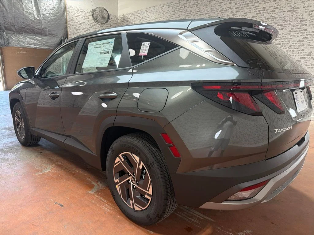 New 2026 Amazon Gray Hyundai  image 5