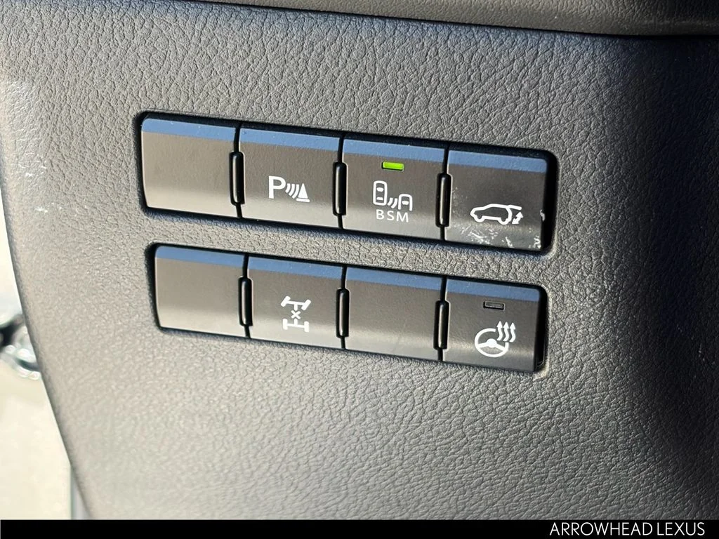 Used 2015 Silver Lexus 200t F Sport image 27