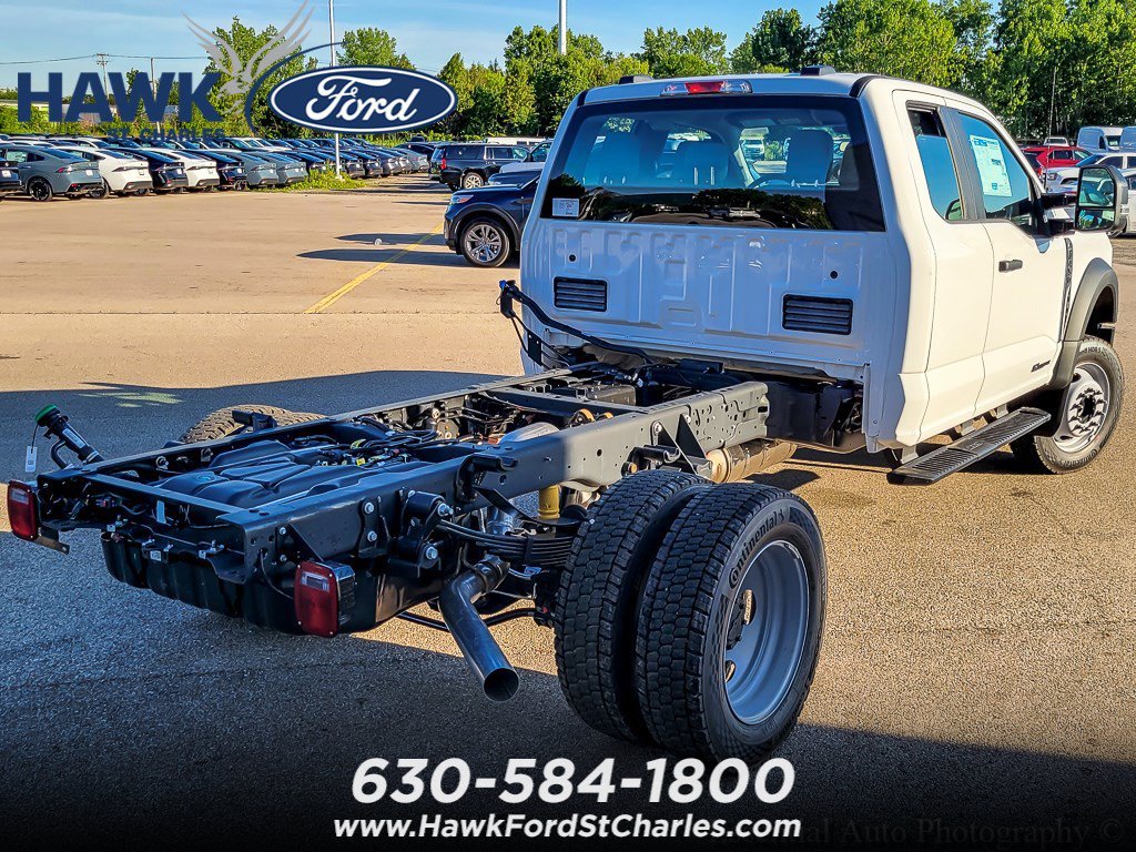 New 2026 Oxford White Ford F-450® XL image 7