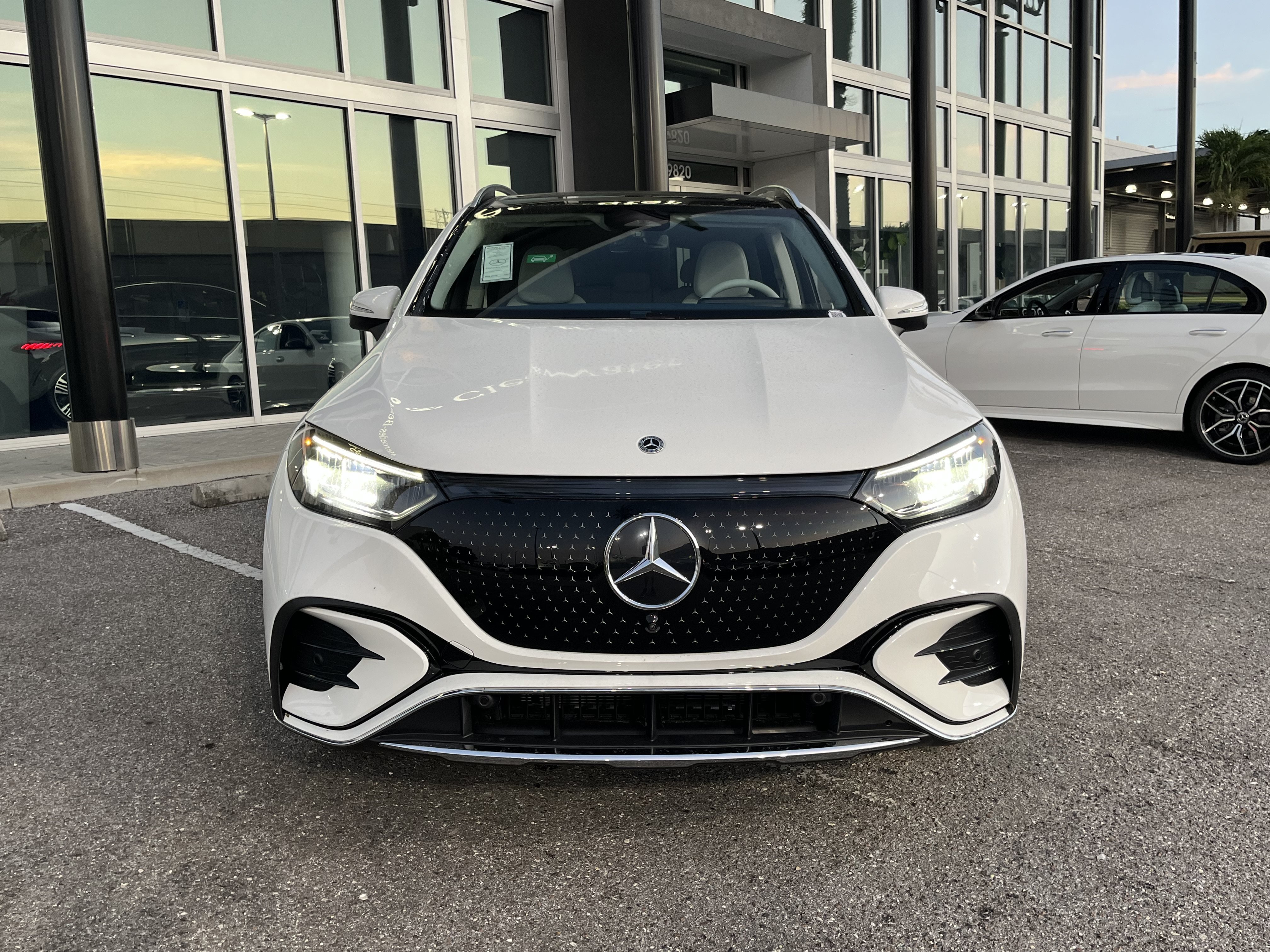 New 2026 POLAR WHITE Mercedes-Benz EQE 320 image 10