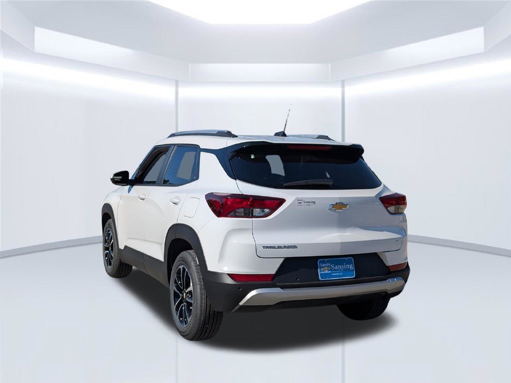 New 2026 Summit White Chevrolet LT image 4