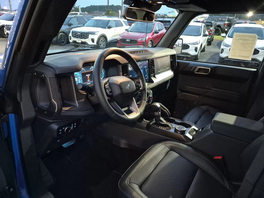 New 2025 Velocity Blue Metallic Ford Badlands® image 11