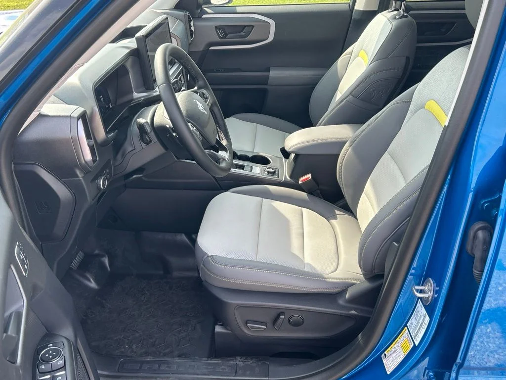 New 2026 Velocity Blue Metallic Ford Badlands® image 13