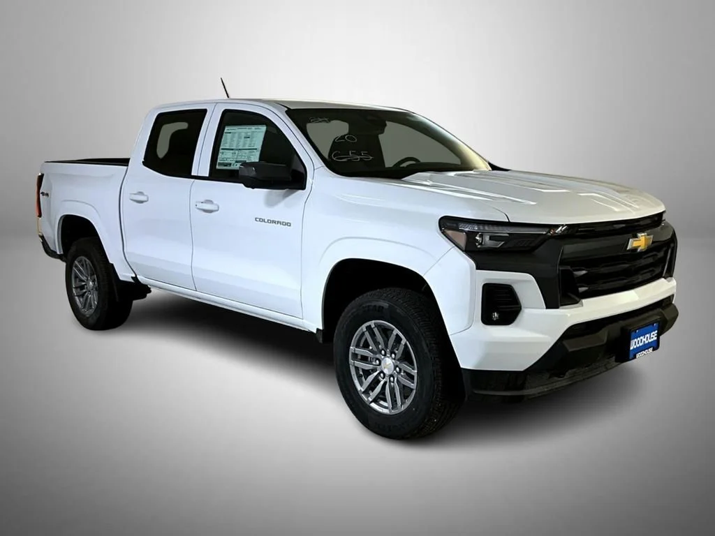 New 2026 Summit White Chevrolet LT image 3