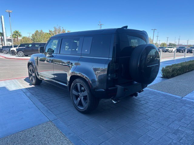 Certified Used 2023  Land Rover  image 7