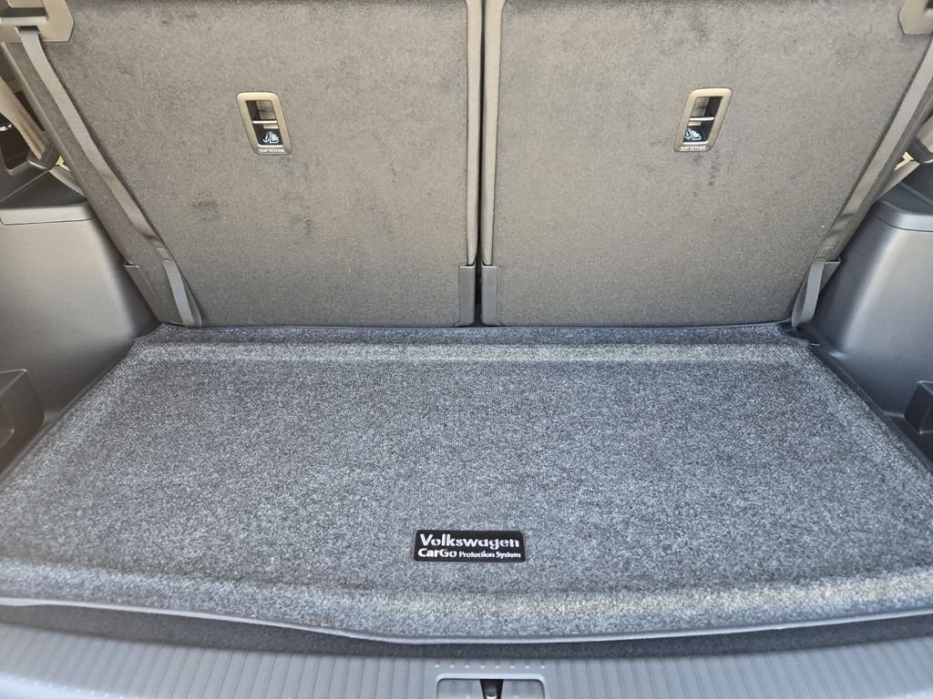New 2026 White/off-white Volkswagen 2.0T SE w/Technology image 24