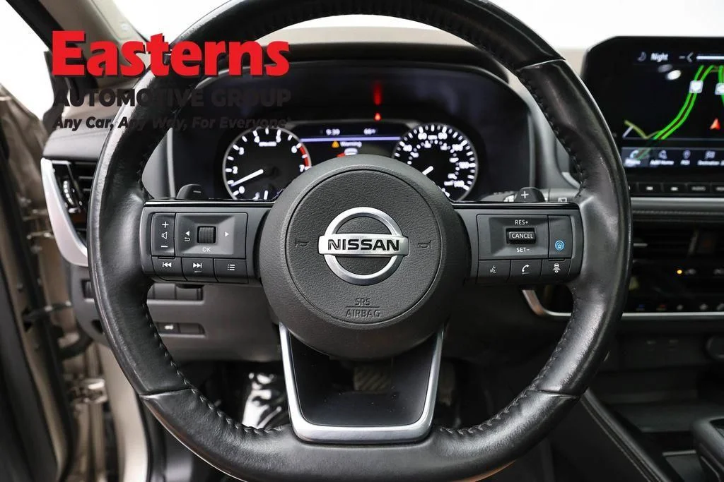 Used 2021 Gold Nissan SL image 12