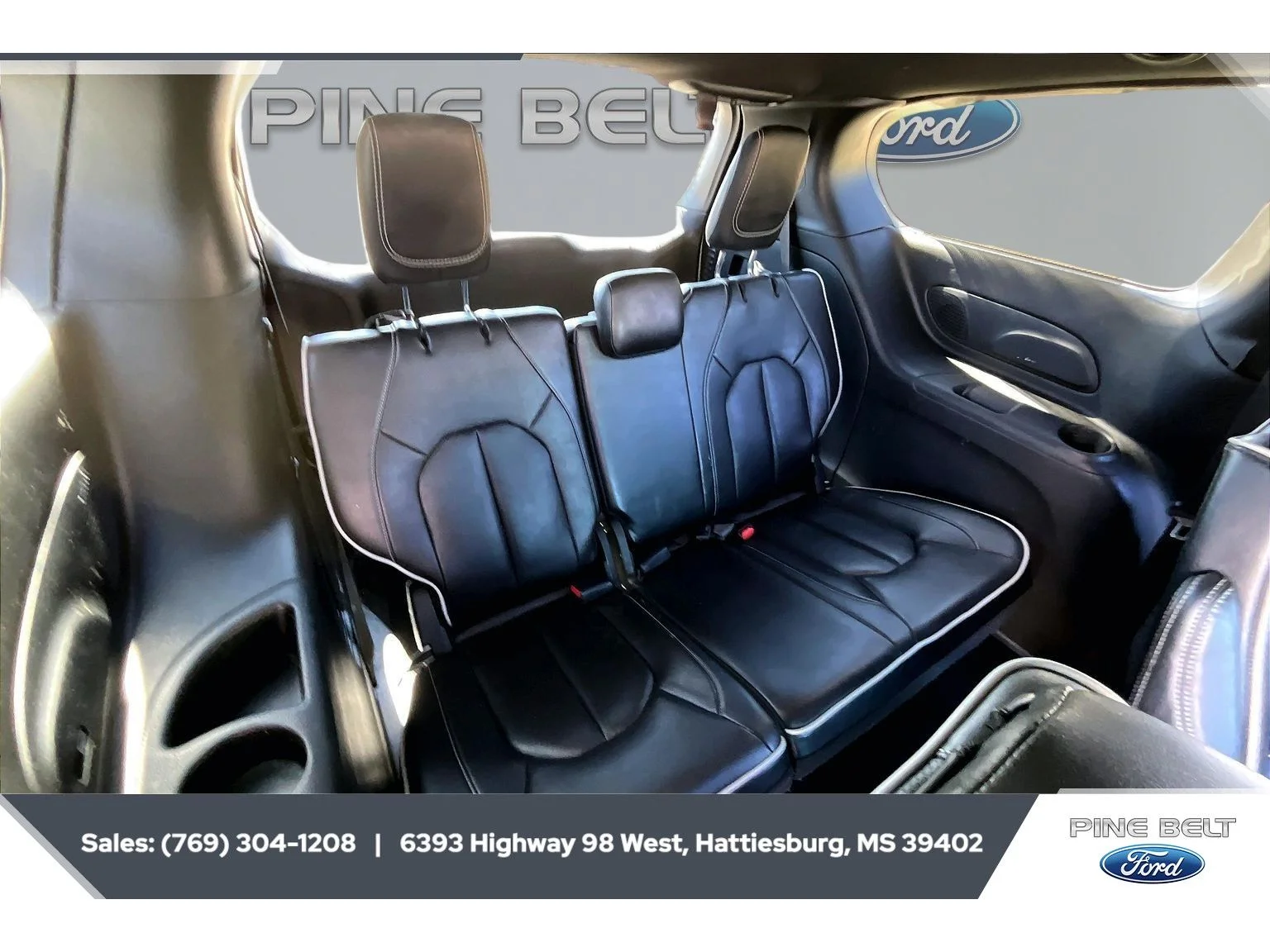 Used 2025 Bright White Clearcoat Chrysler Limited image 21