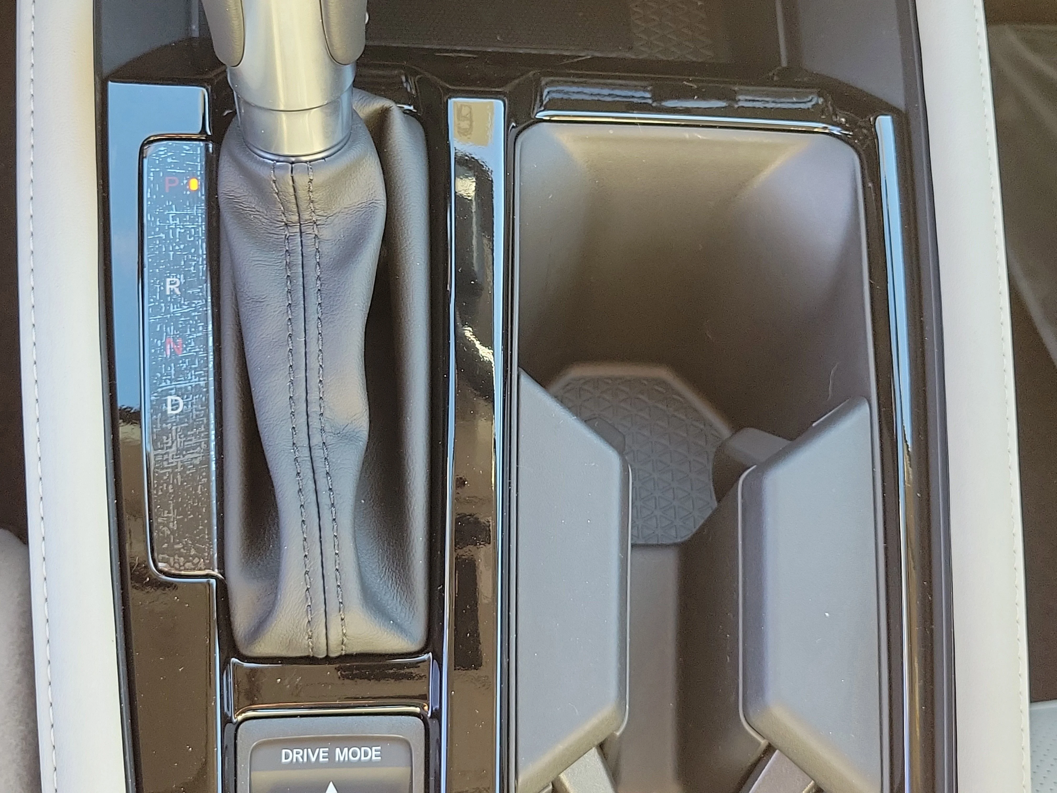 New 2026 Platinum White Pearl Honda Touring image 39
