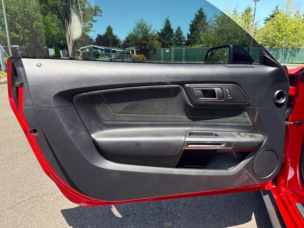 Used 2016 Race Red Ford Shelby GT350 image 20