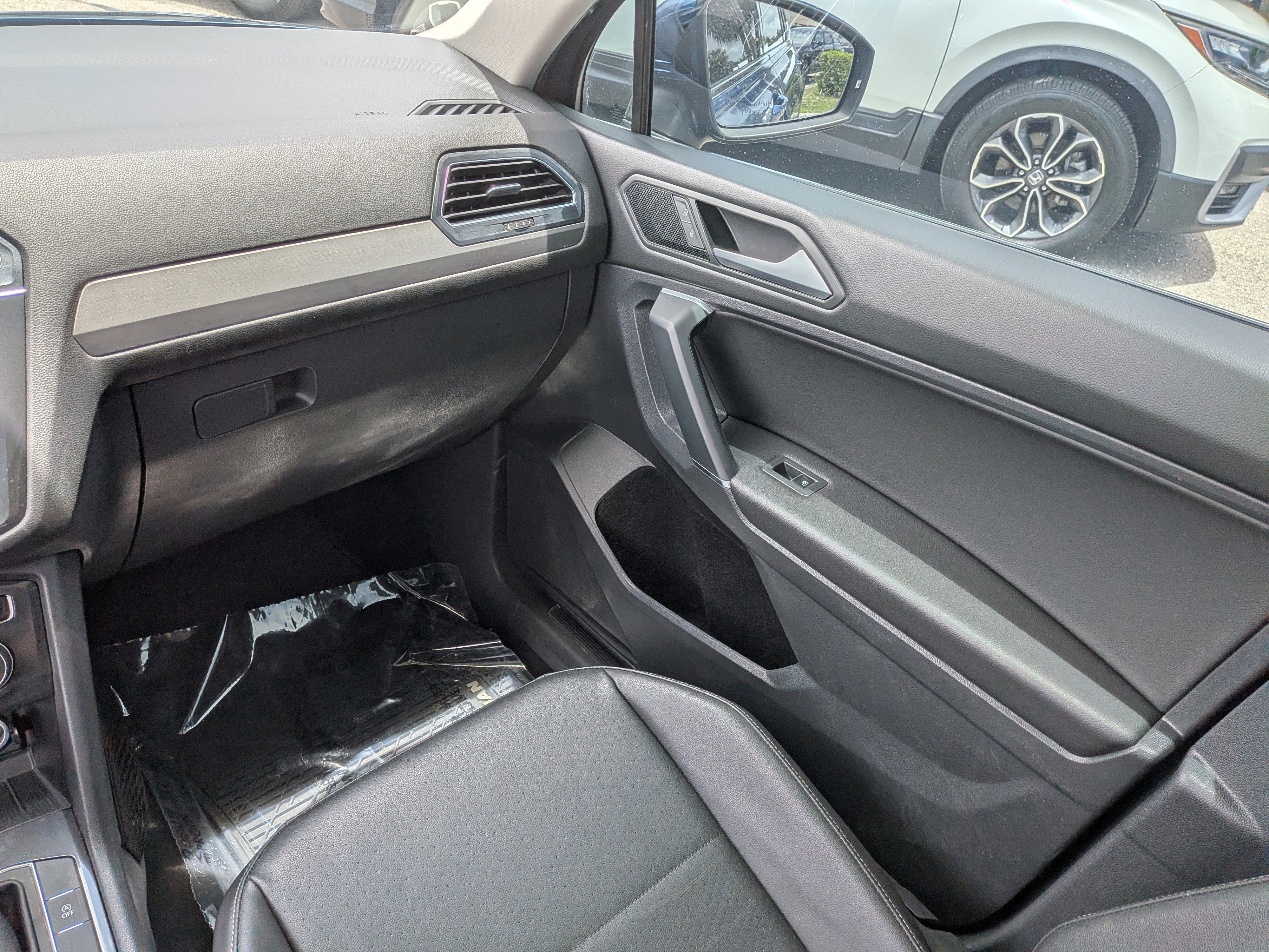 2020 Volkswagen Tiguan SEL - Photo 19