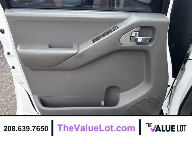 Used 2006 White Nissan SE image 16