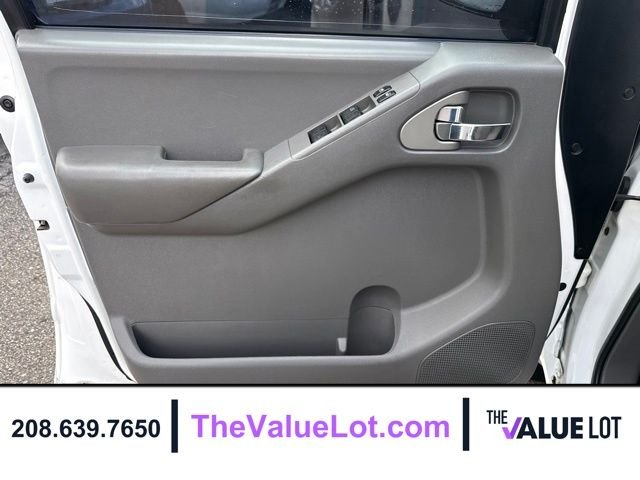 Used 2006 White Nissan SE image 16
