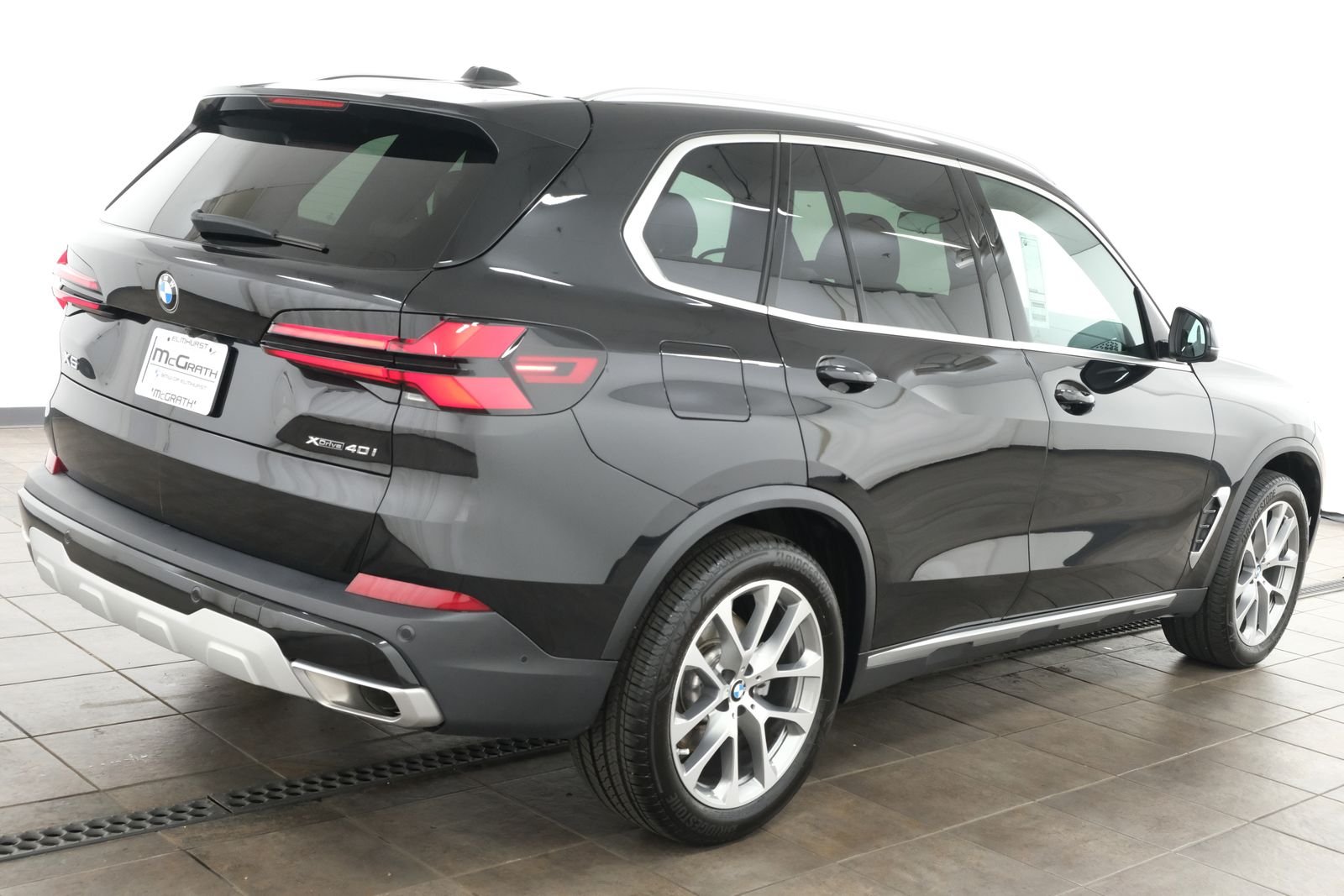 Certified Used 2024 Black Sapphire Metallic BMW xDrive40i image 5