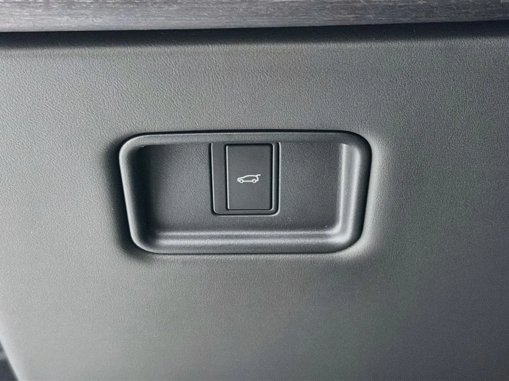 New 2026 Santorini Black Land Rover SE 7 Seats image 10