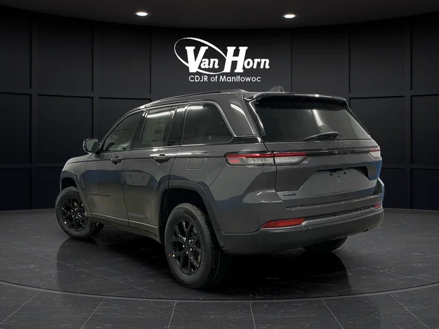 New 2026 Baltic Gray Metallic Clearcoat Jeep Altitude image 3
