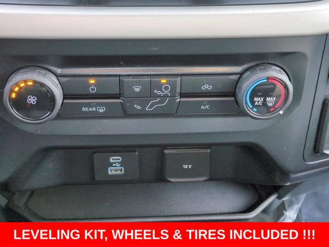 Used 2021 White Ford XLT image 24
