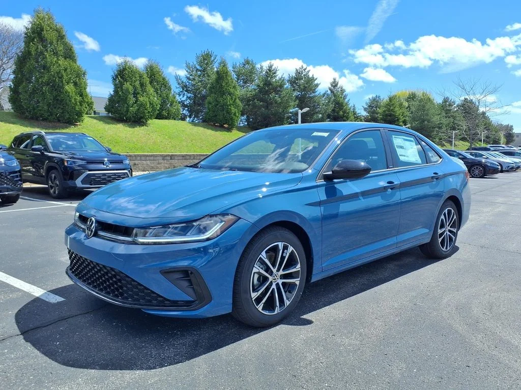New 2026 Monterey Blue Pearl Volkswagen 1.5T Sport image 5