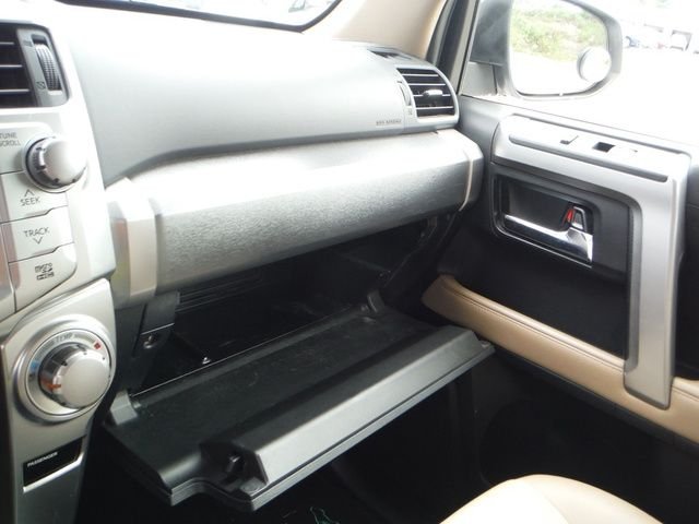 Used 2017 White Toyota SR5 Premium image 34