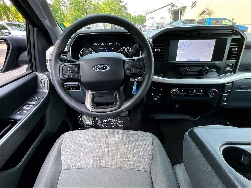 Used 2023 Black Ford XLT image 17