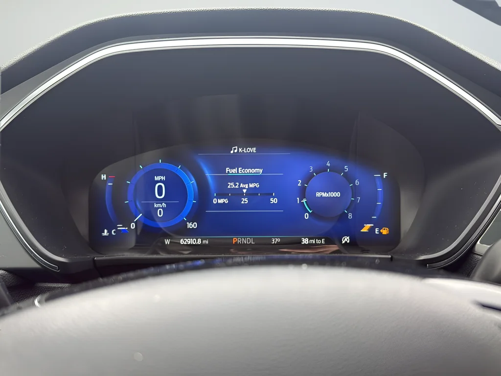 Used 2022  Ford Titanium image 13