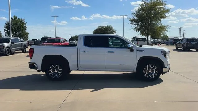 2026 GMC Sierra 1500 SLT - Photo 9