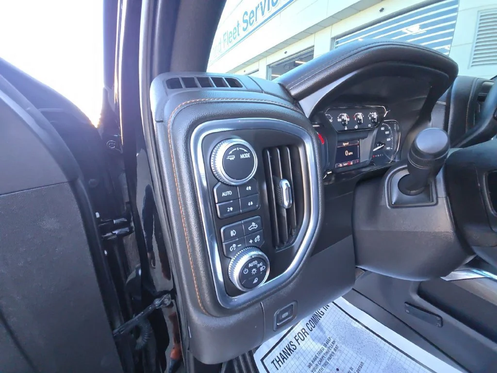 Used 2021 ONYX BLACK GMC AT4 image 32