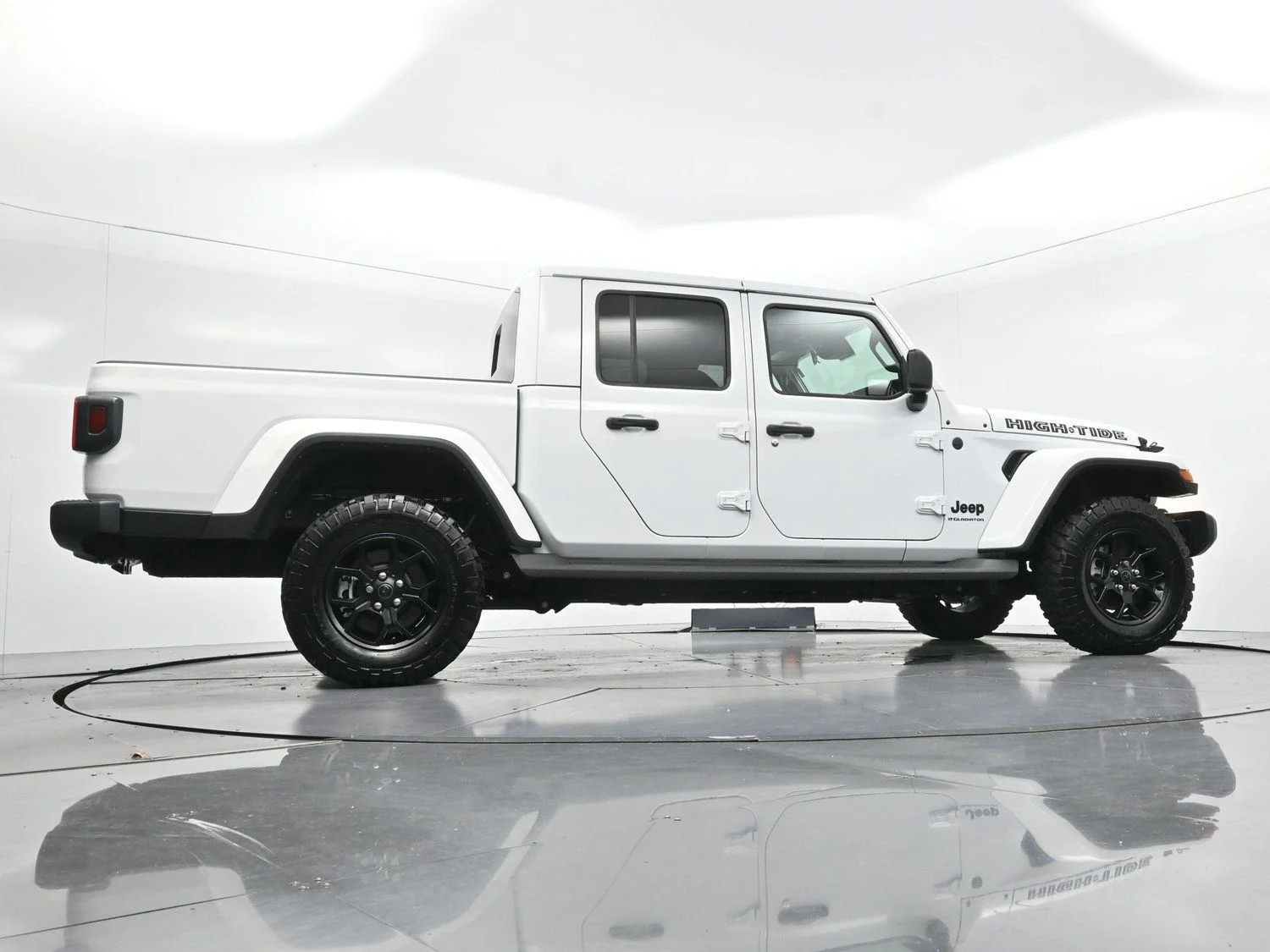 Used 2025 White Jeep High Tide image 45
