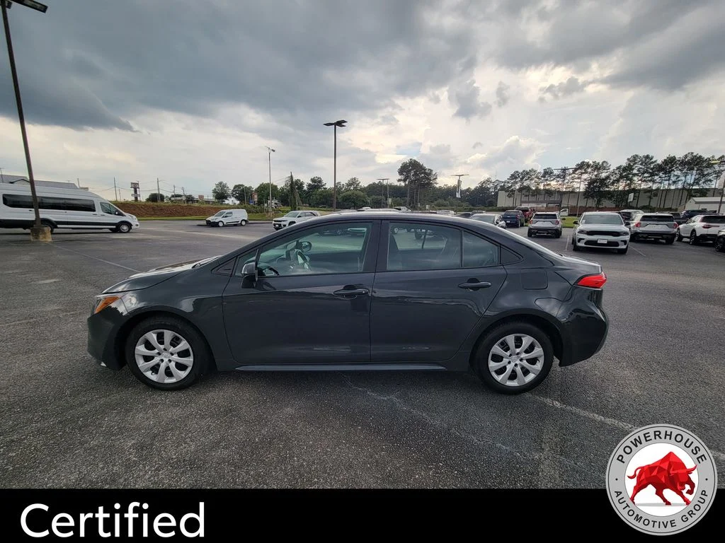 Used 2024  Toyota LE image 2