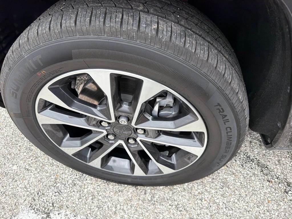 Used 2021 Gray Jeep Overland image 9