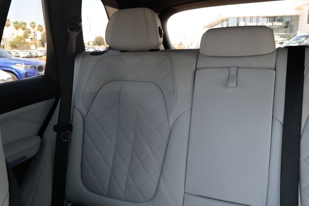 Used 2024 Blue BMW sDrive40i image 40