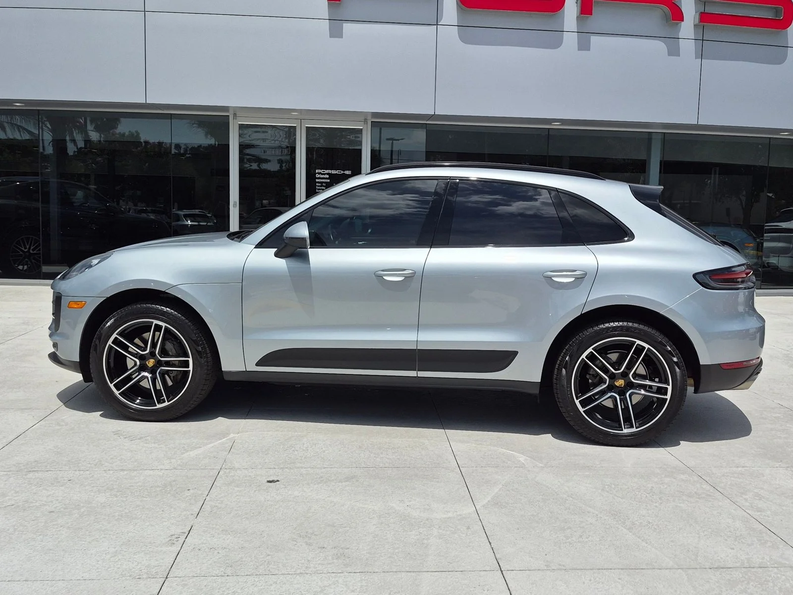 Used 2019 Dolomite Silver Metallic Porsche S image 2