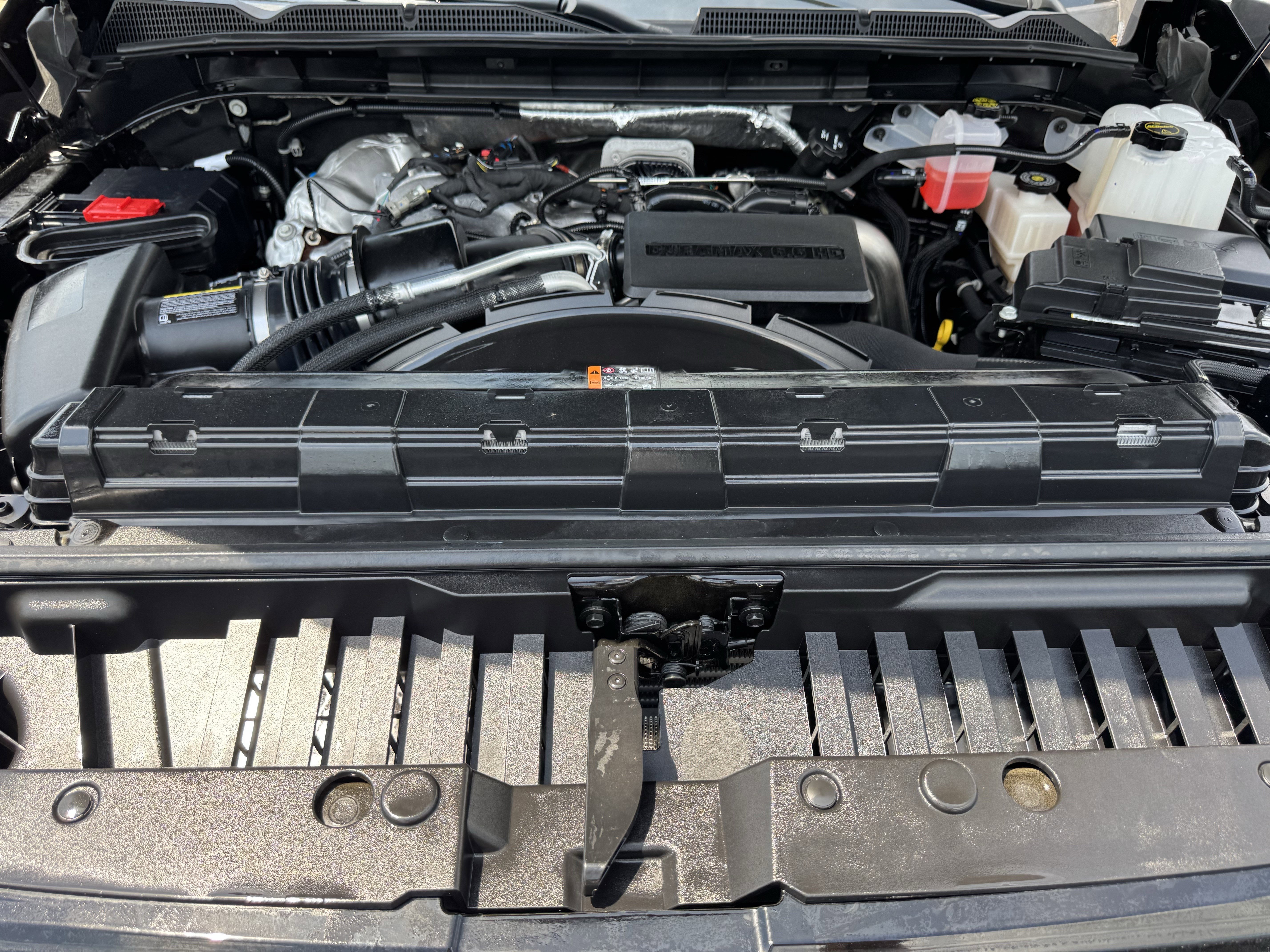 Used 2025 Onyx Black GMC Denali Ultimate image 31
