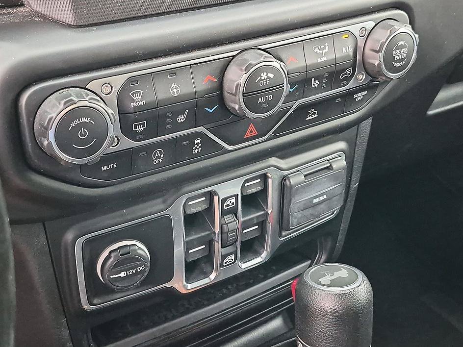 Used 2021 Black Clearcoat Jeep Unlimited Sport Altitude image 24