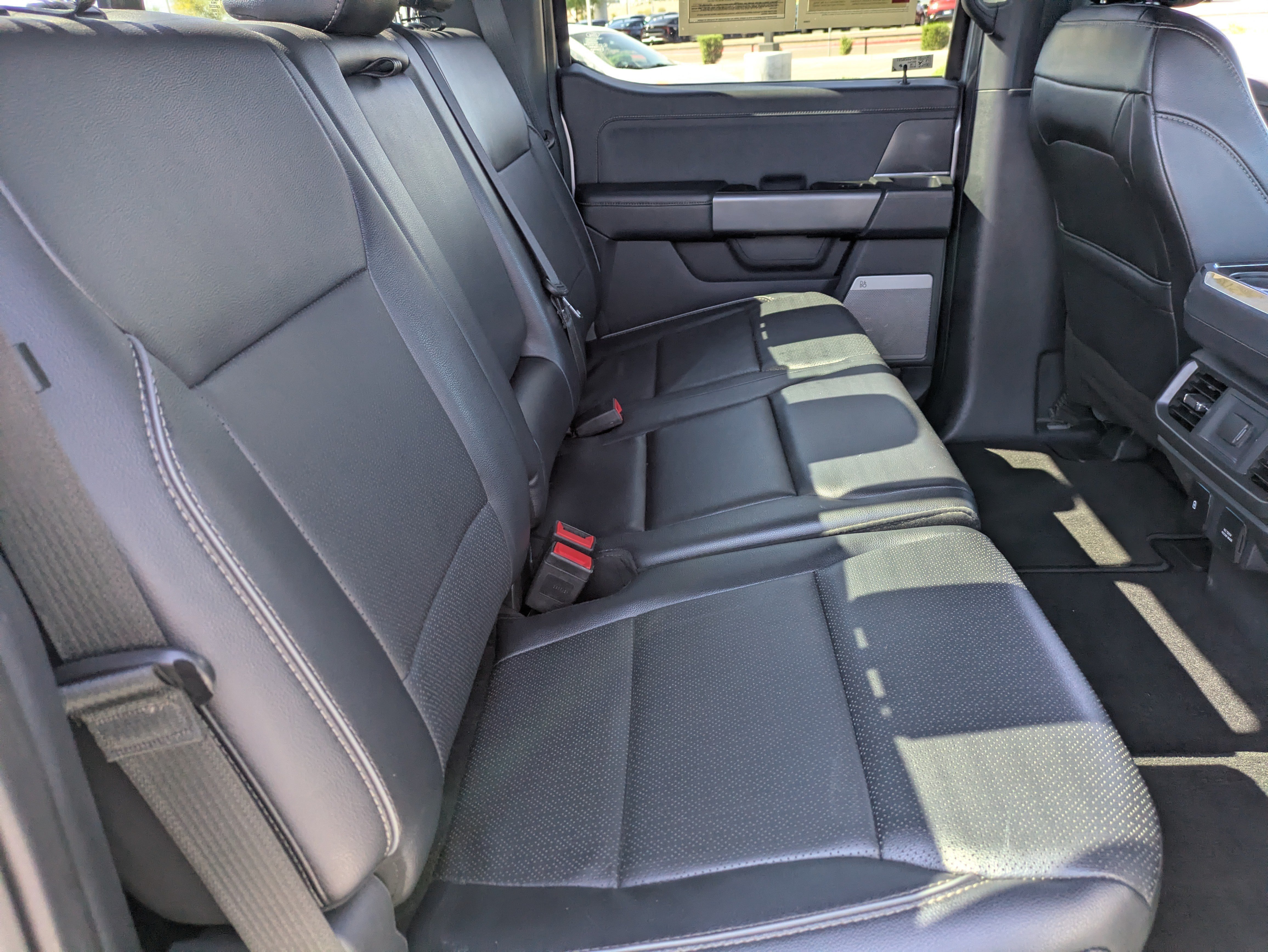 Used 2024 Silver Ford LARIAT image 15