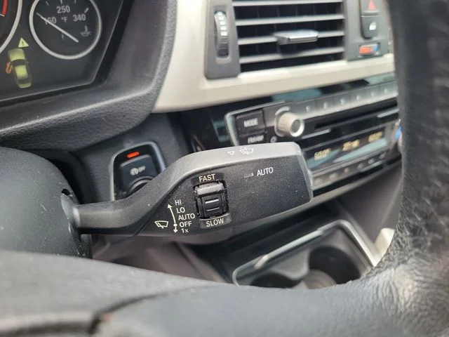 Used 2018 Black BMW 320i xDrive image 25