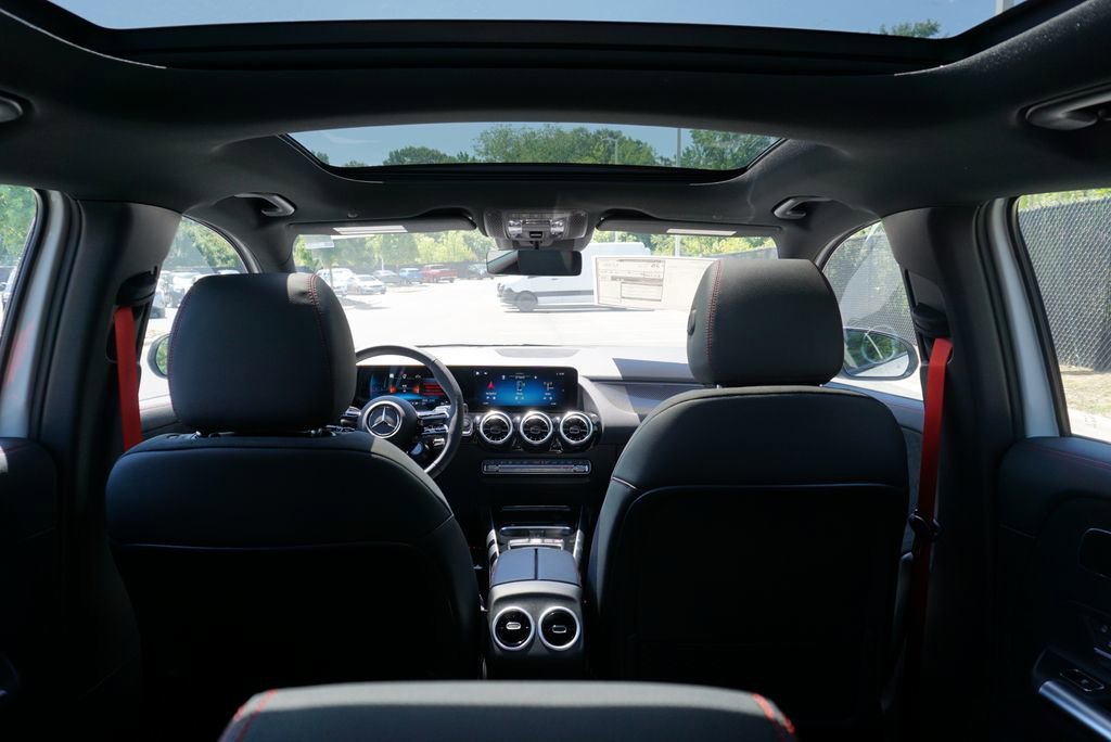 New 2026 Polar White Mercedes-Benz GLA 35 AMG® image 42
