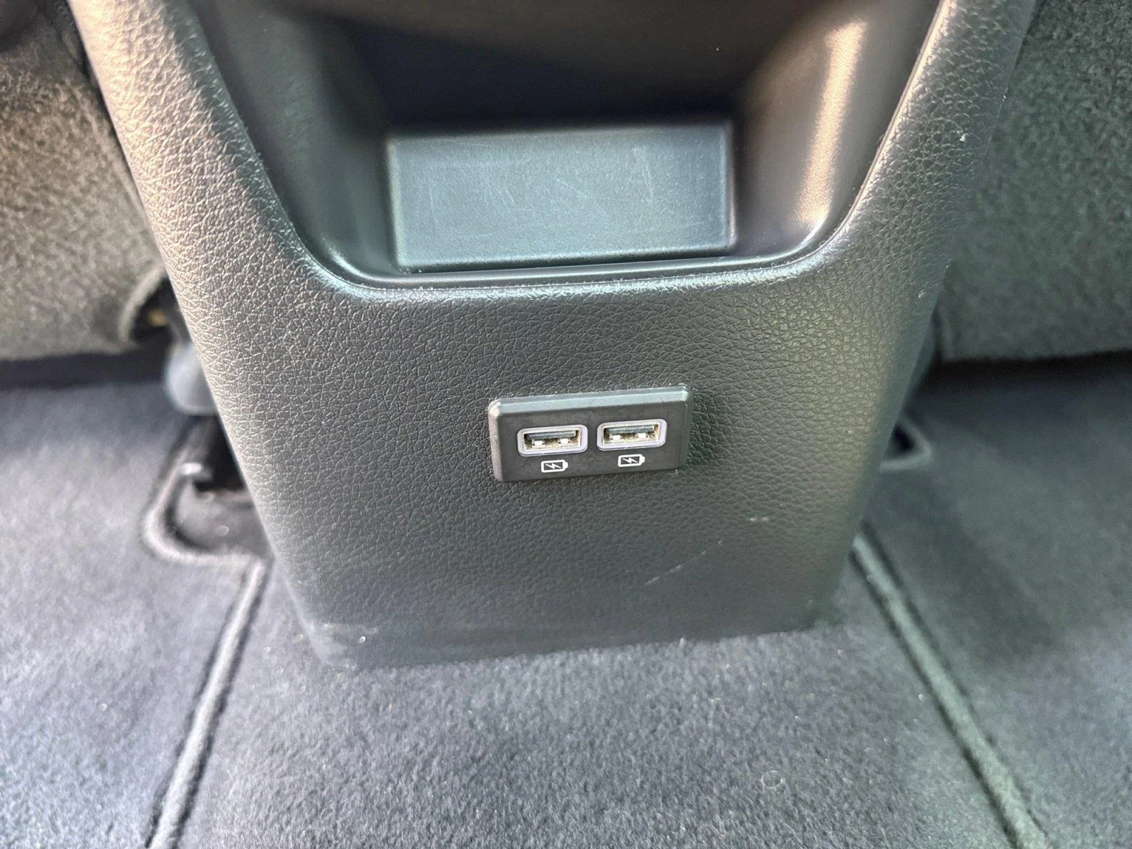 Used 2018 Super Black Nissan SL image 22