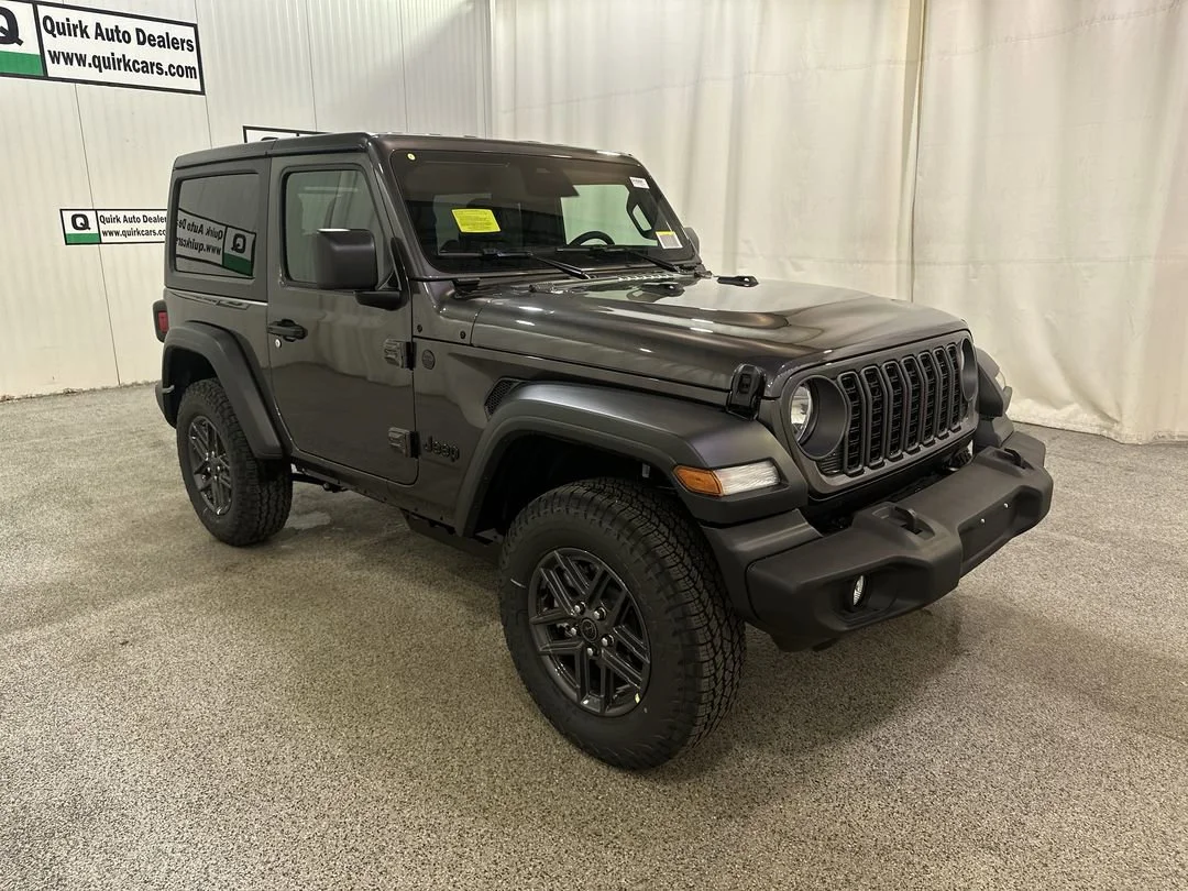 New 2026 Granite Crystal Metallic Clear-Coat Exterior Paint Jeep Sport S image 3