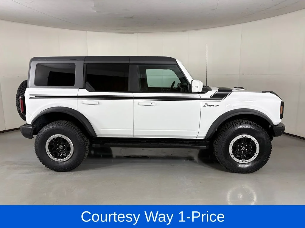Used 2022 White Ford Outer Banks image 12