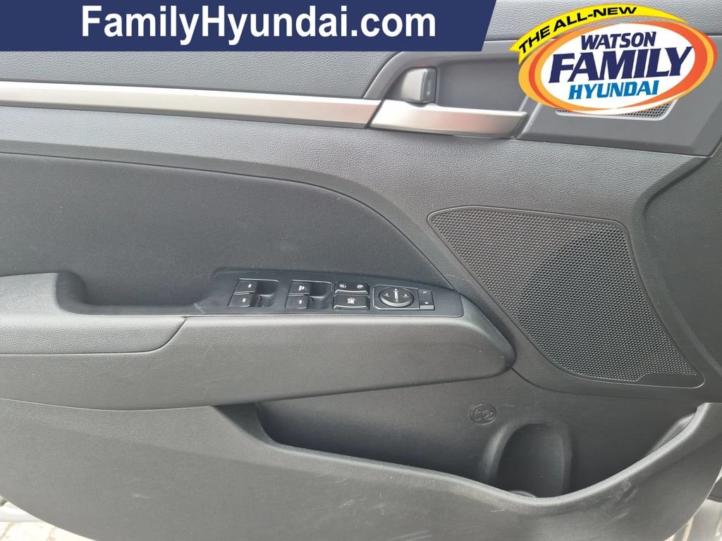 Used 2018 Silver Hyundai Value Edition image 22